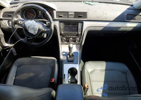 2019 Volkswagen Passat Wolfsburg z USA, uszkodzony, nr VIN 1VWLA7A32KC010457